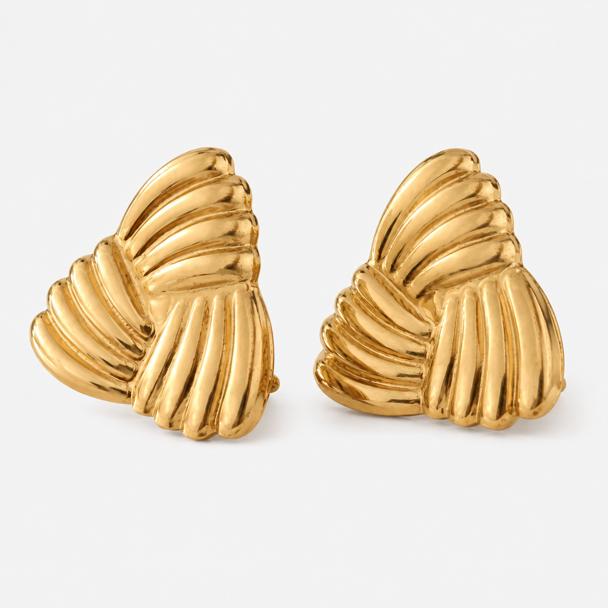 Brinco Asa Dourada